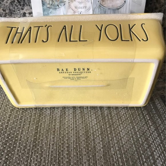 Rae Dunn shamrock baking dish with cover new - Picture 4 of 5